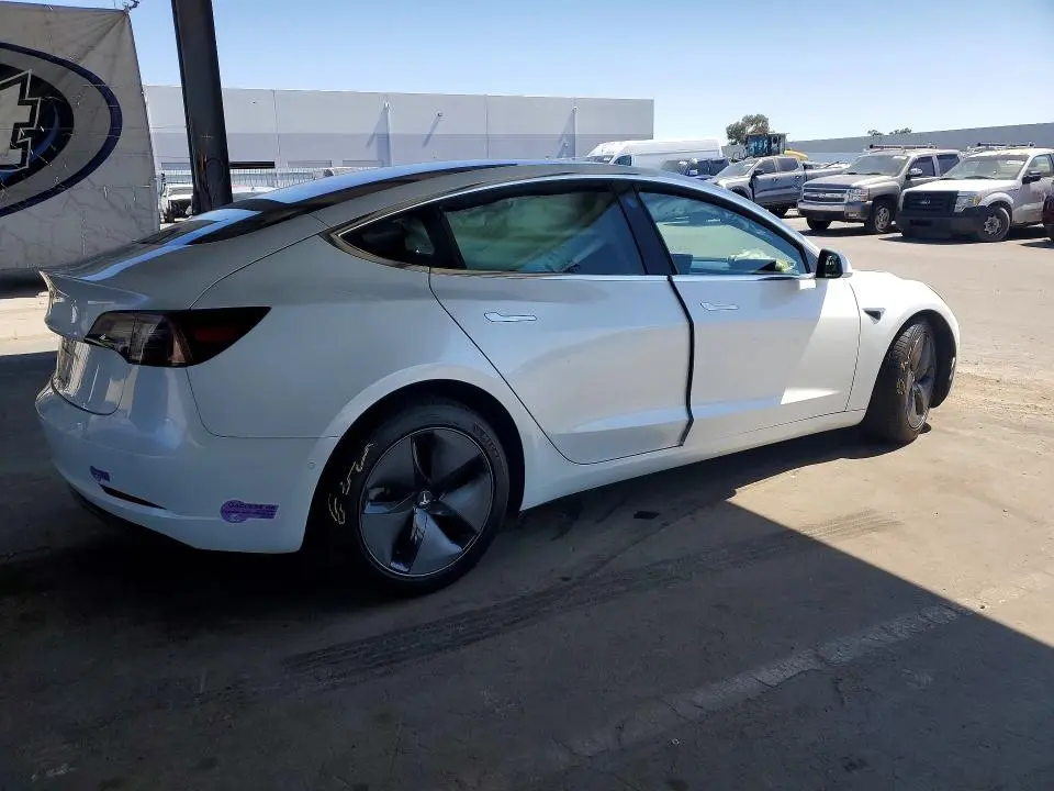 2018 TESLA MODEL 3   