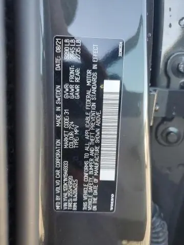 2022 VOLVO XC60 B5 MOMENTUM  