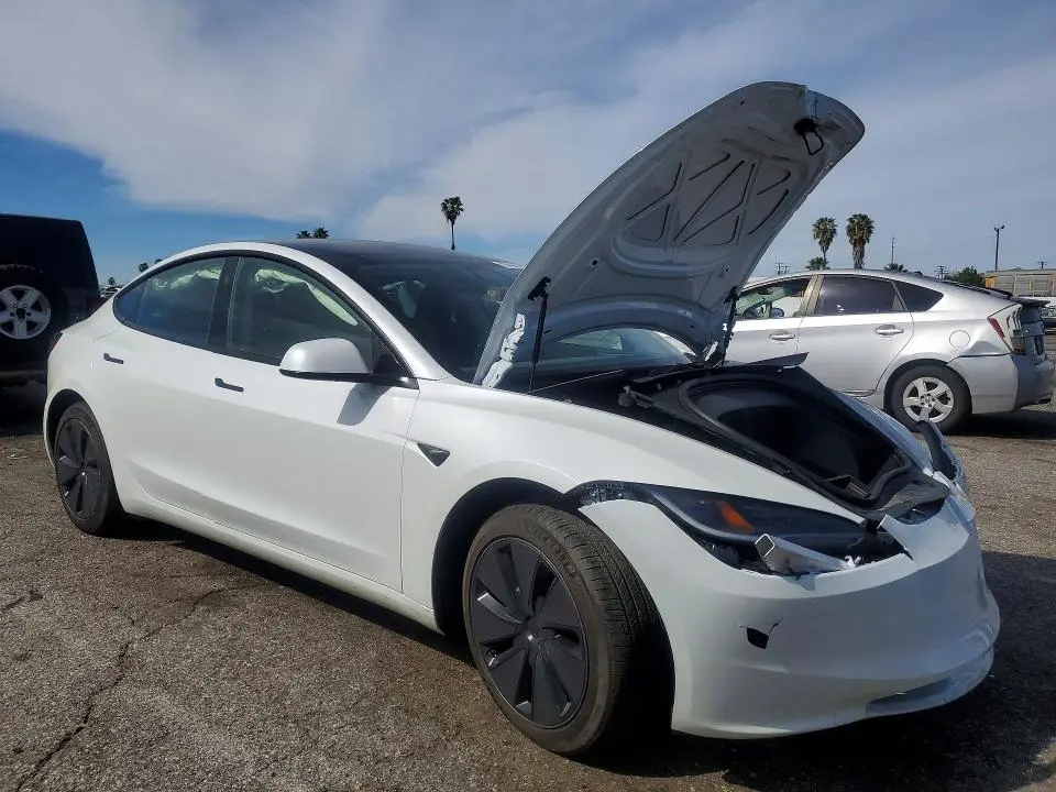 2025 TESLA MODEL 3   