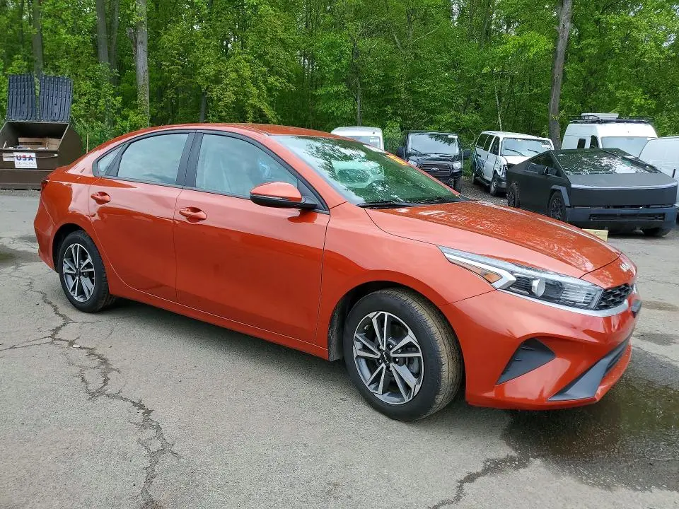 2022 KIA FORTE LXS  