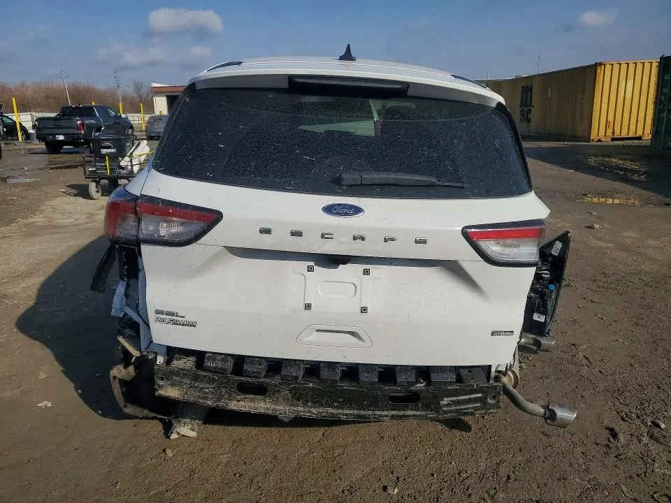 2022 FORD ESCAPE SEL  