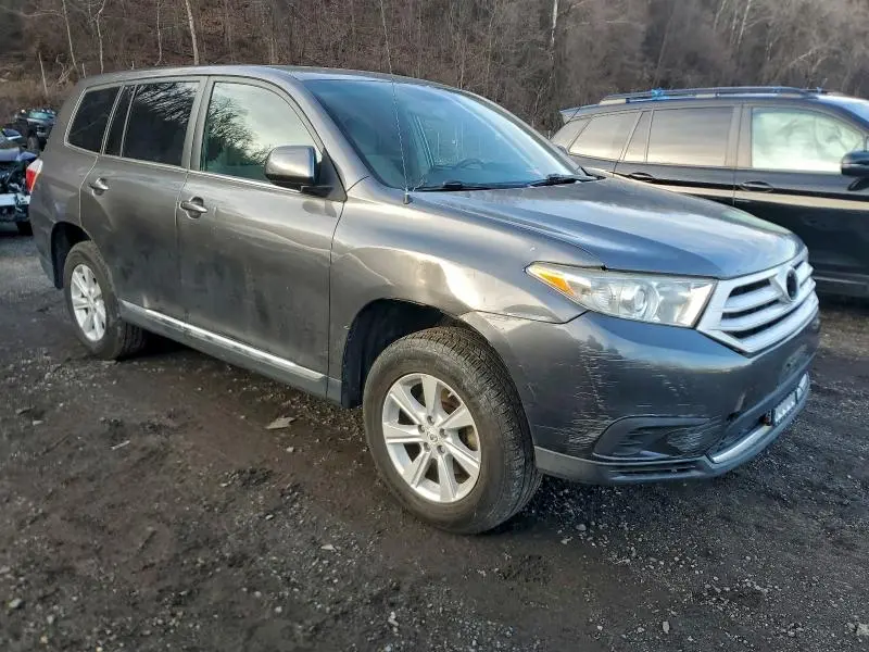 2011 TOYOTA HIGHLANDER BASE  