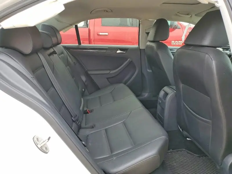 2016 VOLKSWAGEN JETTA SEL  