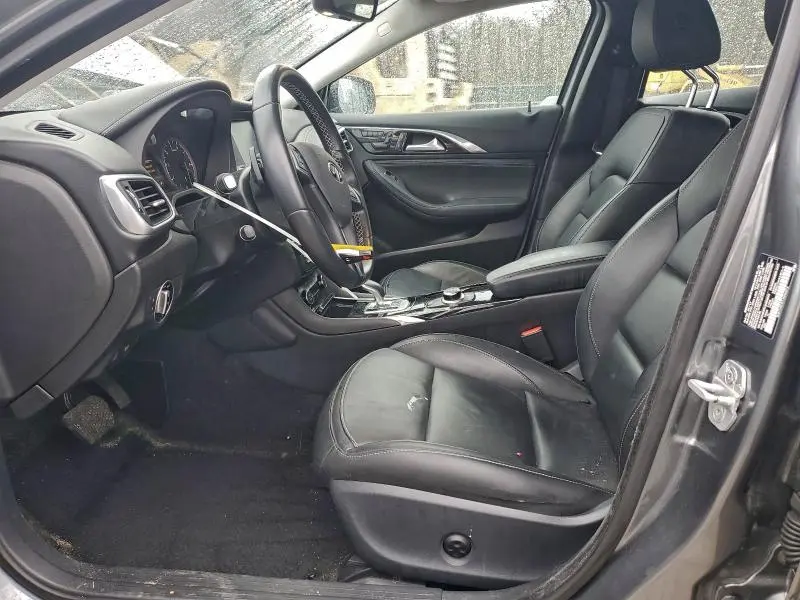 2018 INFINITI QX30 BASE  