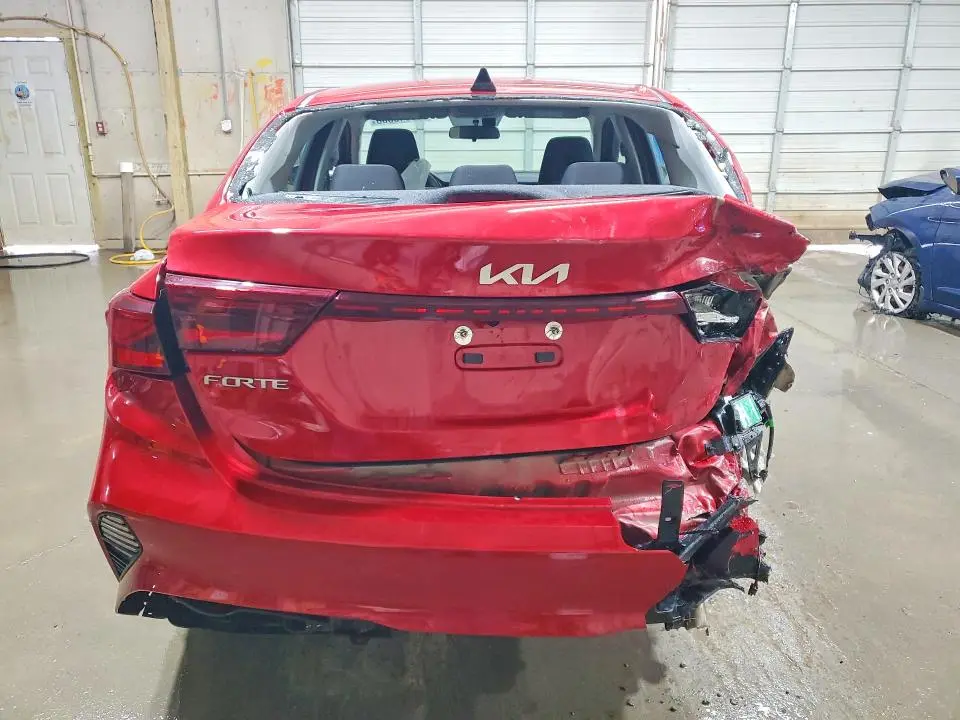 2024 KIA FORTE LXS  
