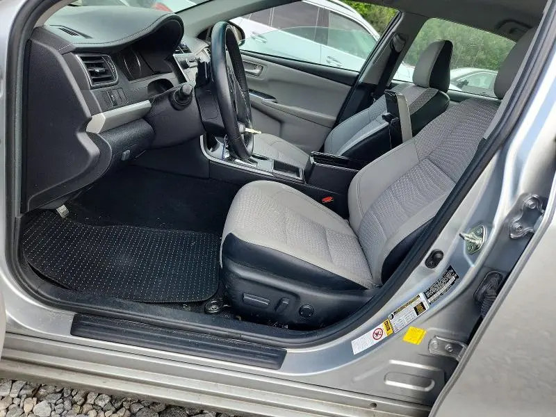 2015 TOYOTA CAMRY SE  