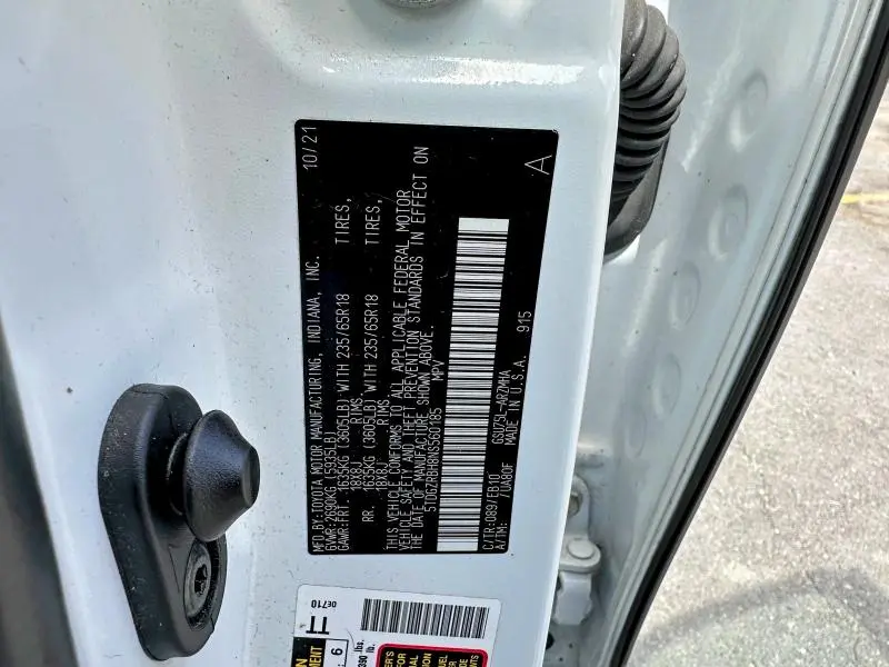 2022 TOYOTA HIGHLANDER XLE  