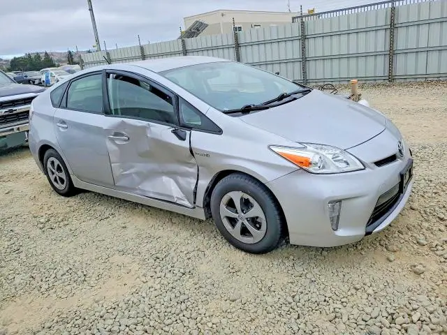 2014 TOYOTA PRIUS THREE  