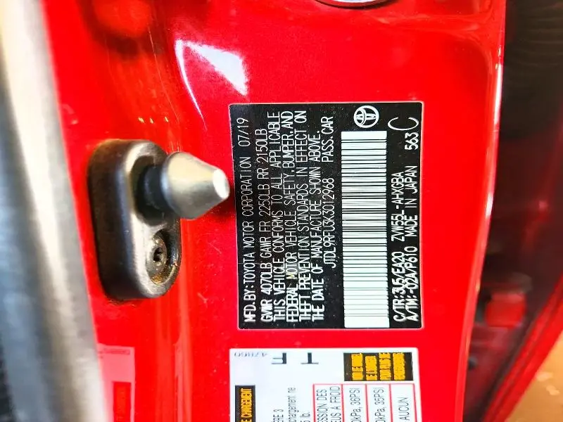 2019 TOYOTA PRIUS XLE AWD-E  