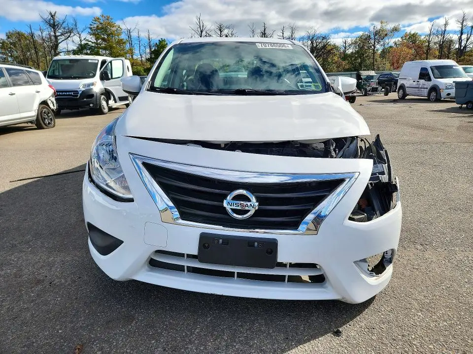 2019 NISSAN VERSA SV  