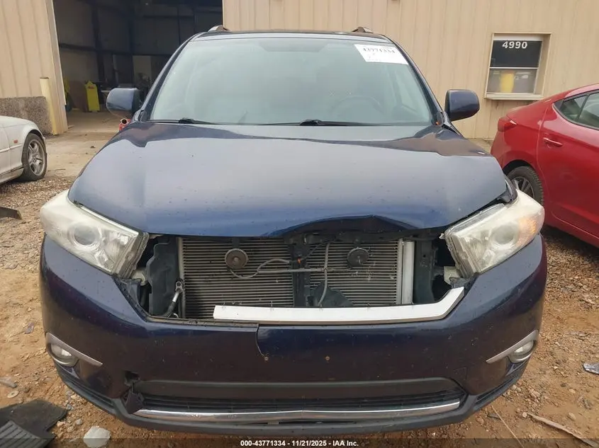 2013 TOYOTA HIGHLANDER SE V6