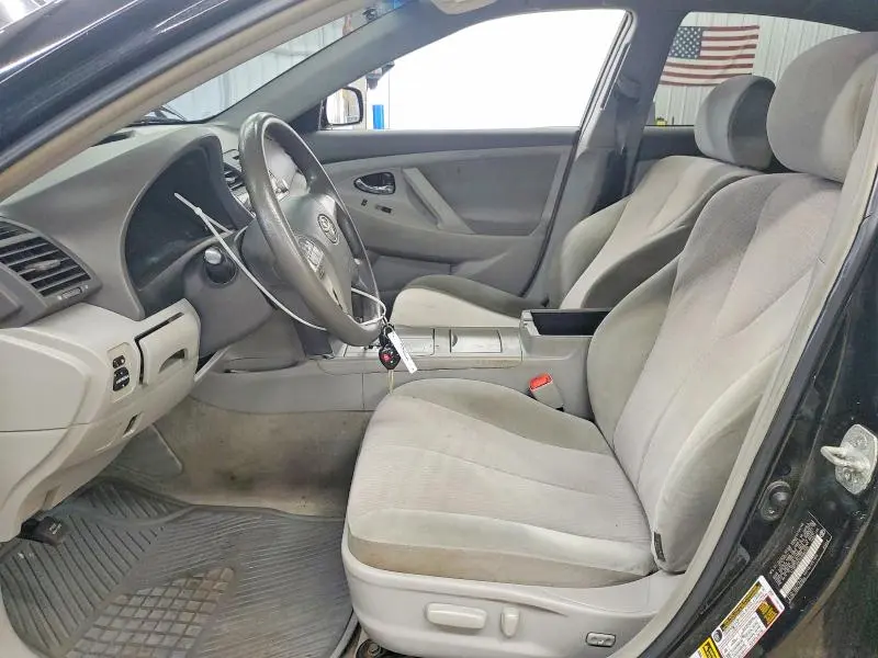 2010 TOYOTA CAMRY LE  