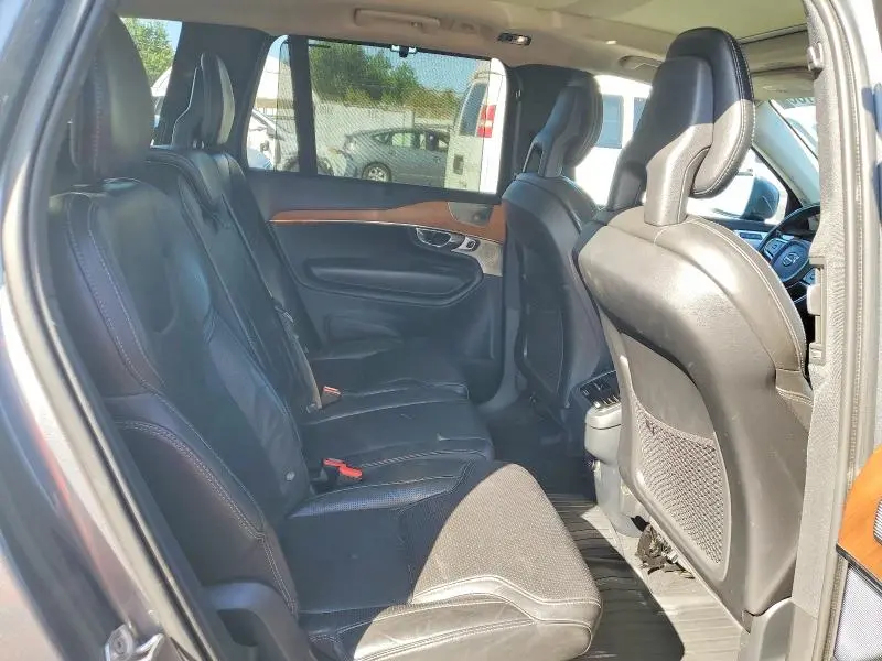 2016 VOLVO XC90 T6  