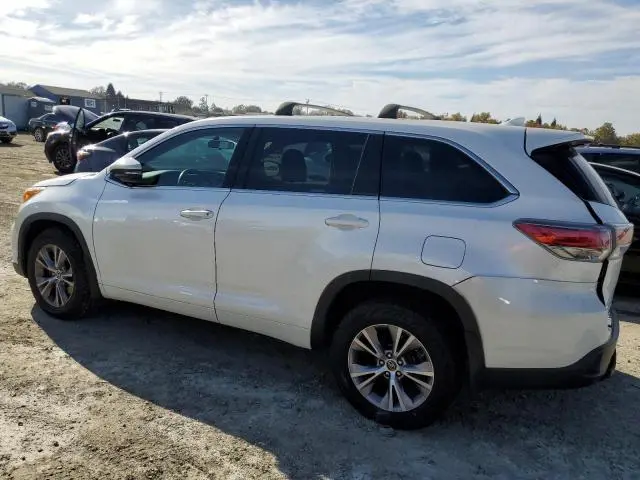 2016 TOYOTA HIGHLANDER LE  