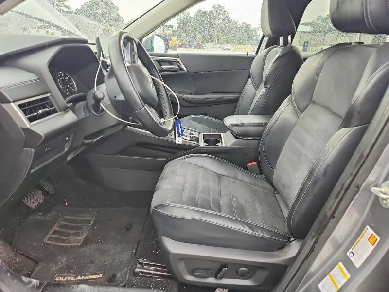 2022 MITSUBISHI OUTLANDER SE  