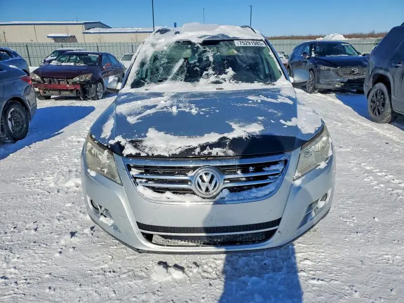 2010 VOLKSWAGEN TIGUAN SE  