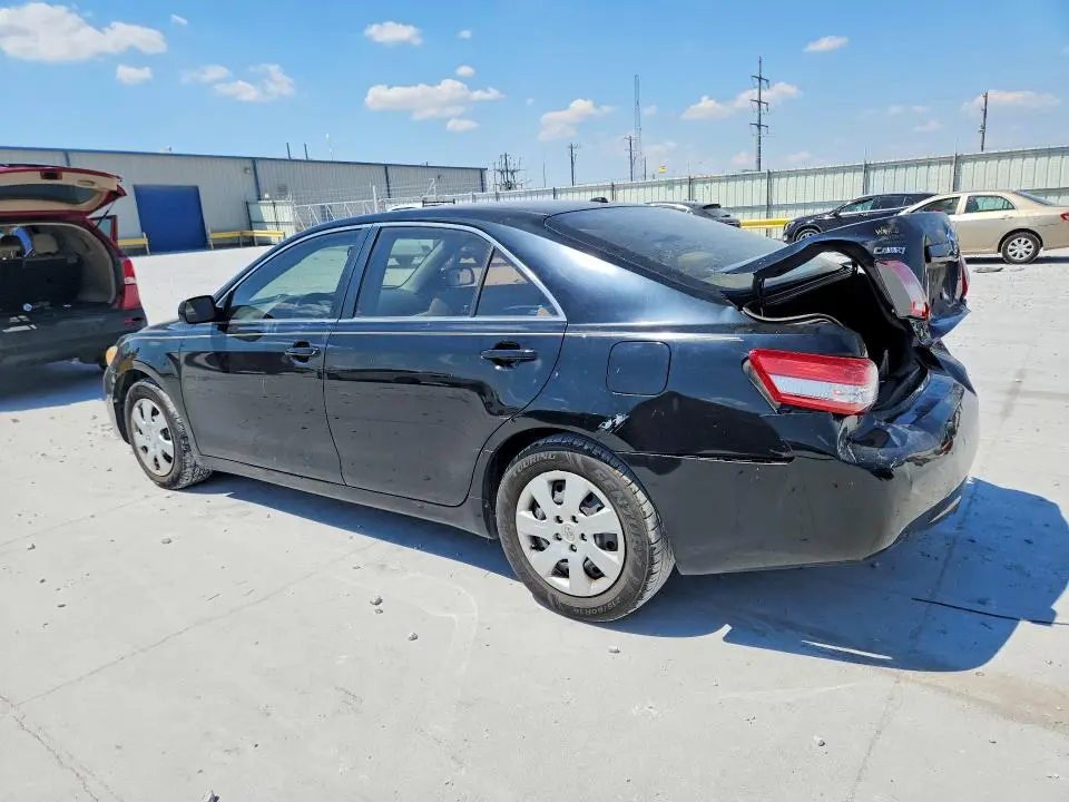 2010 TOYOTA CAMRY LE  