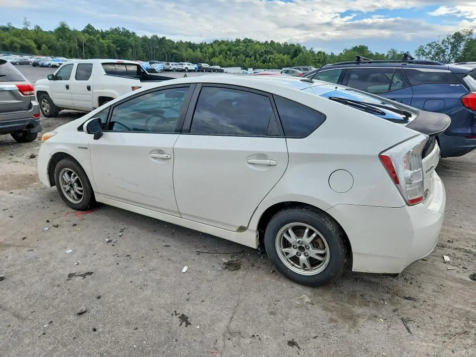2011 TOYOTA PRIUS THREE  