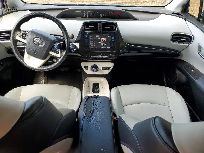 2017 TOYOTA PRIUS FOUR TOURING  