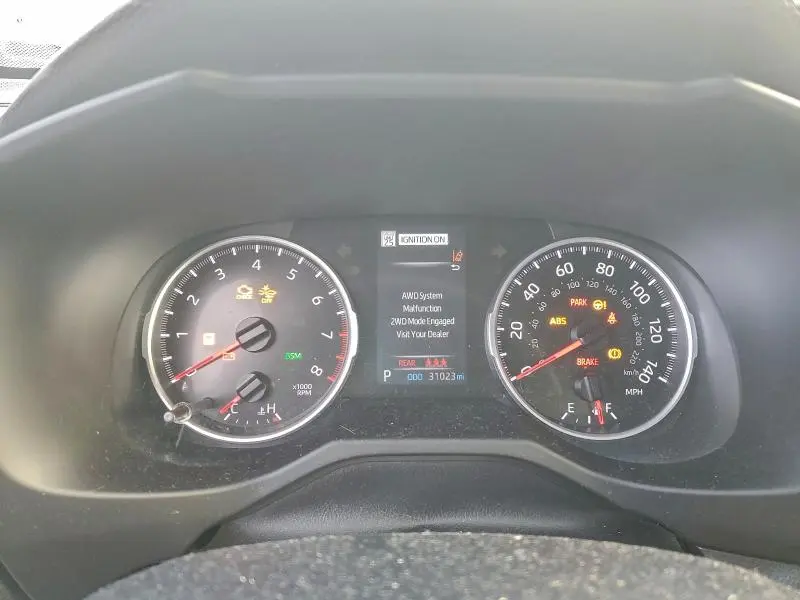 2022 TOYOTA RAV4 XLE  