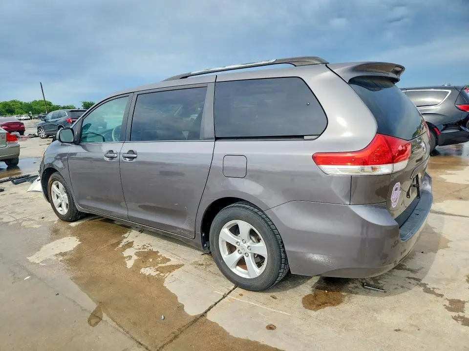 2011 TOYOTA SIENNA LE  