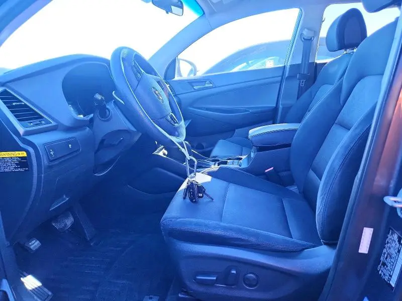 2016 HYUNDAI TUCSON SE  
