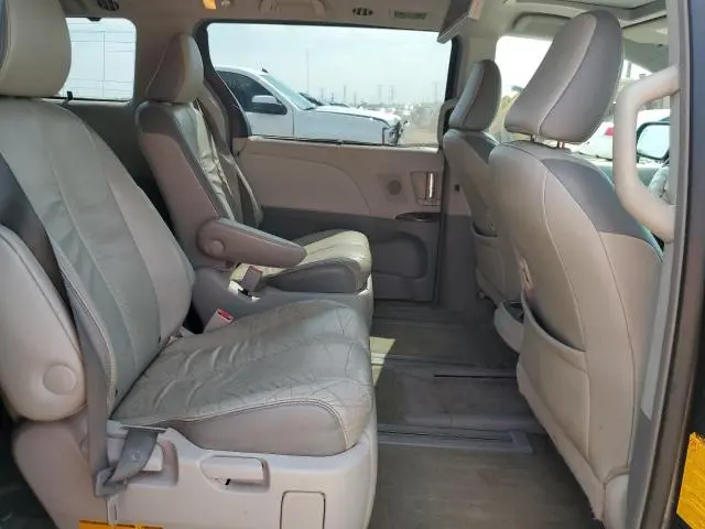 2012 TOYOTA SIENNA XLE  