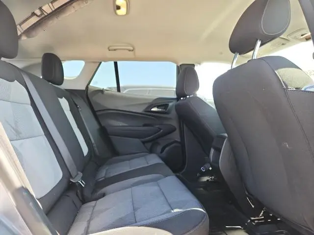 2025 CHEVROLET TRAX LS  