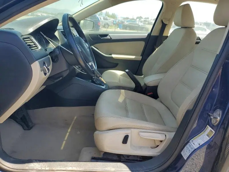 2013 VOLKSWAGEN JETTA SE  