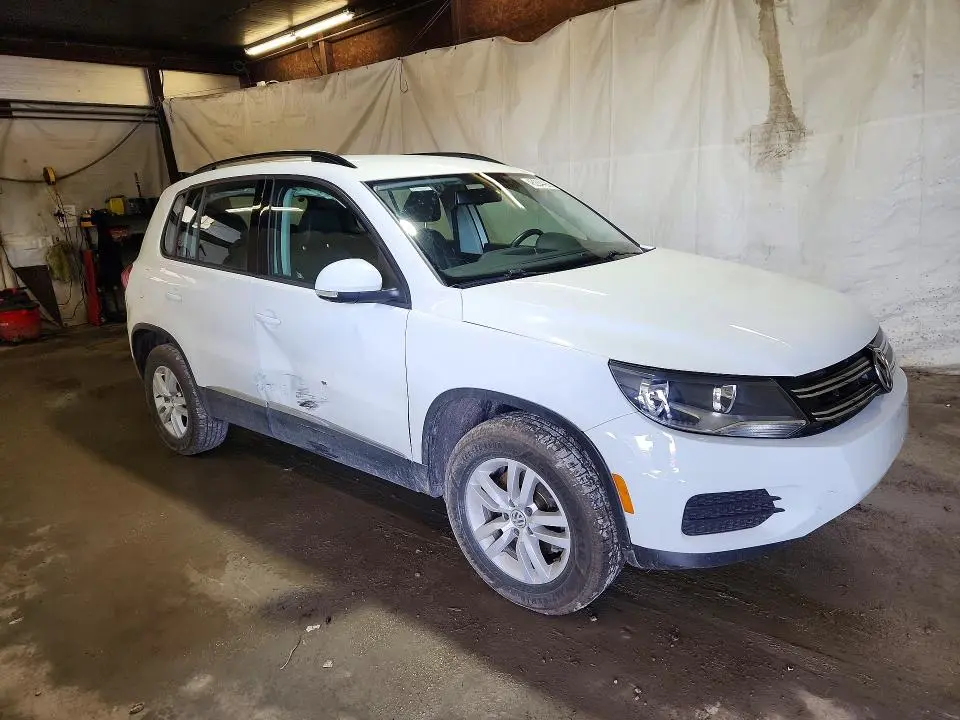 2016 VOLKSWAGEN TIGUAN   