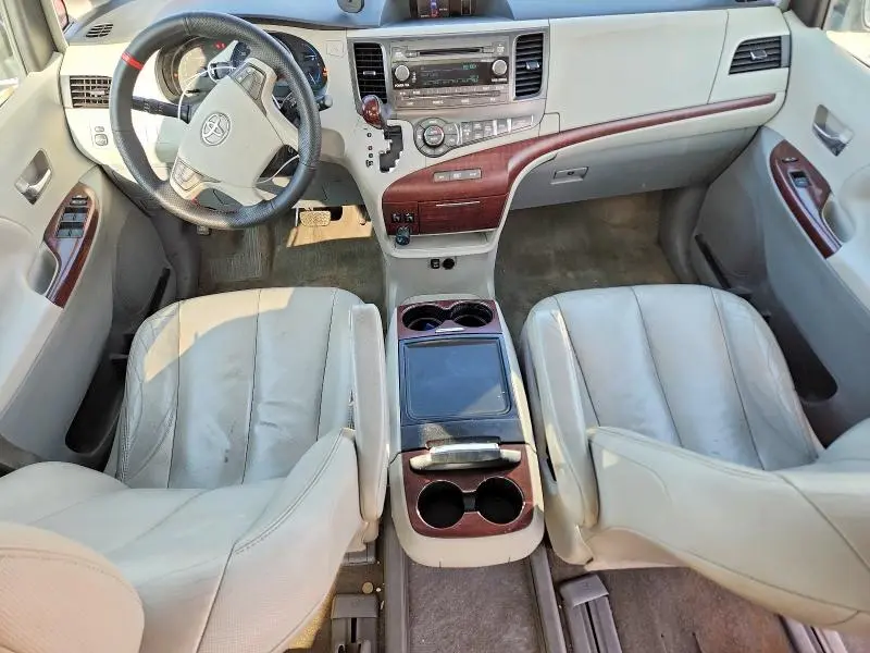 2013 TOYOTA SIENNA XSE 7-PASSENGER  