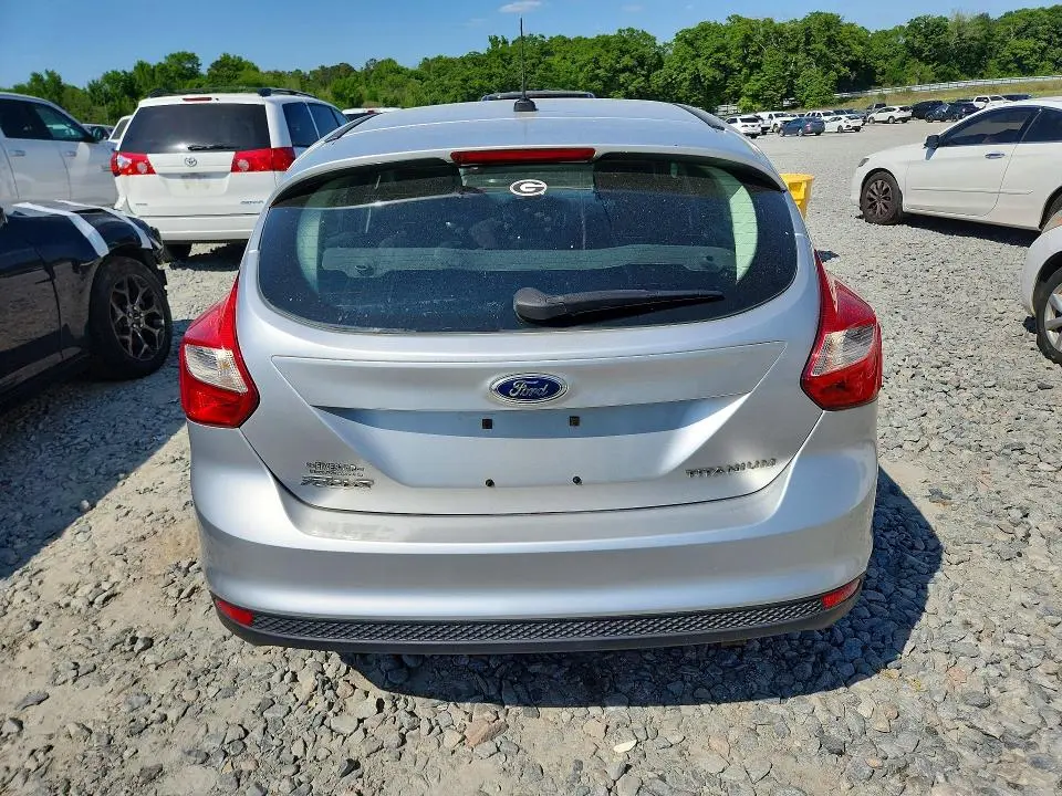2012 FORD FOCUS TITANIUM  