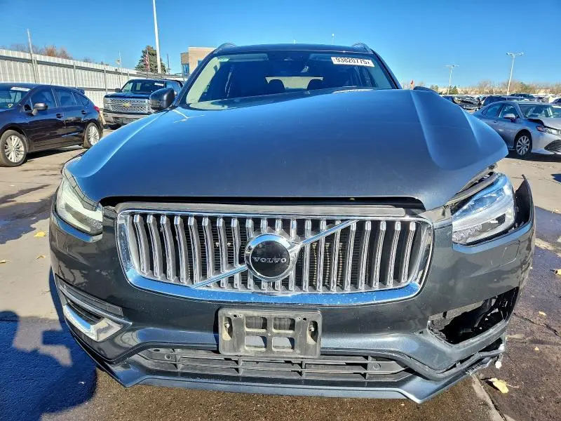 2021 VOLVO XC90 T8 RECHARGE MOMENTUM  
