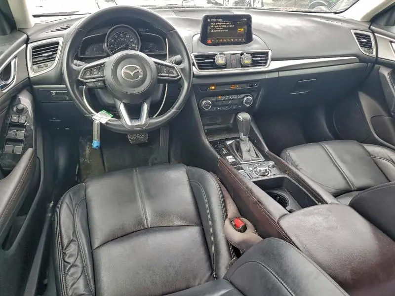 2017 MAZDA 3 TOURING  