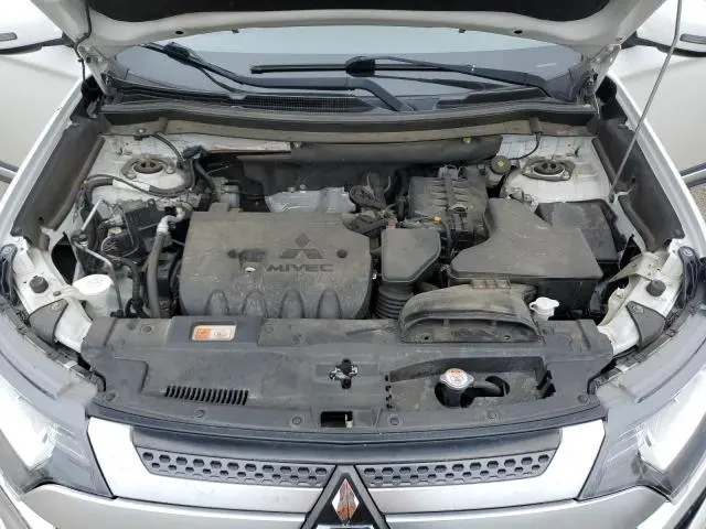 2020 MITSUBISHI OUTLANDER SE  