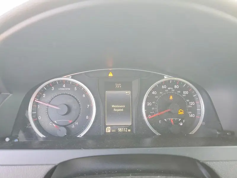 2016 TOYOTA CAMRY SE  