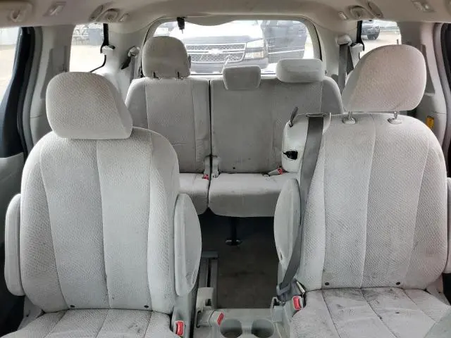 2011 TOYOTA SIENNA LE  