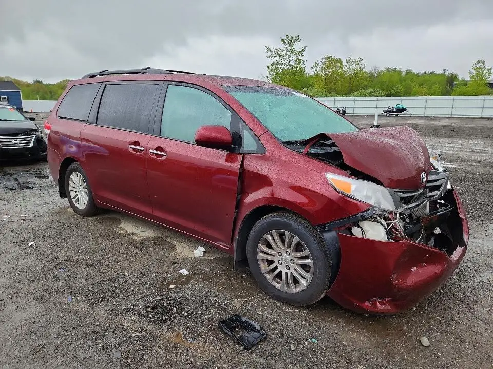 2012 TOYOTA SIENNA XLE 8-PASSENGER  