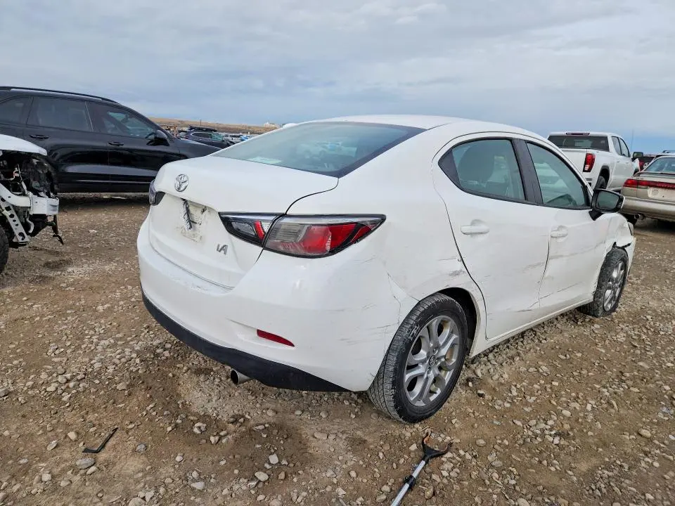 2017 TOYOTA YARIS IA BASE  