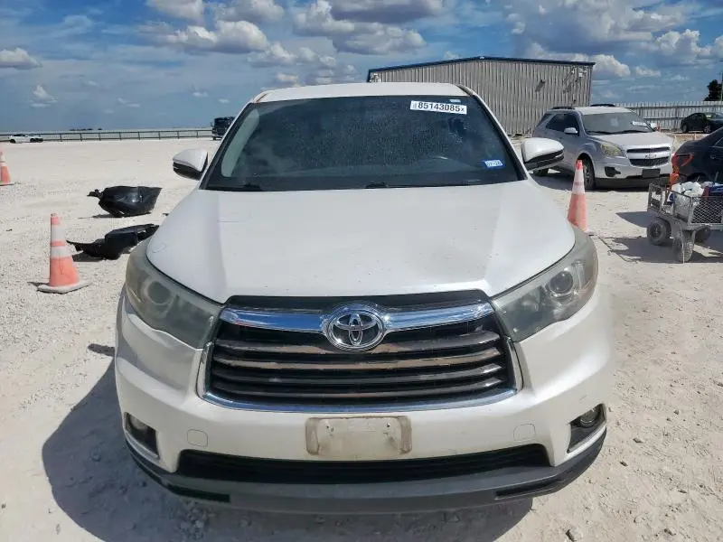 2015 TOYOTA HIGHLANDER LE  