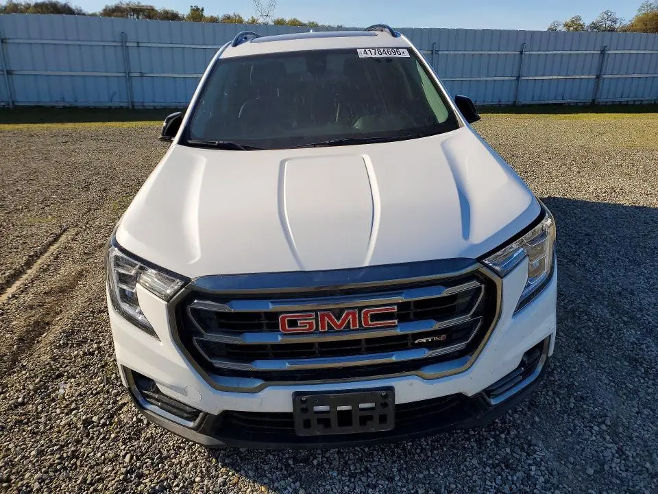 2023 GMC TERRAIN AT4  