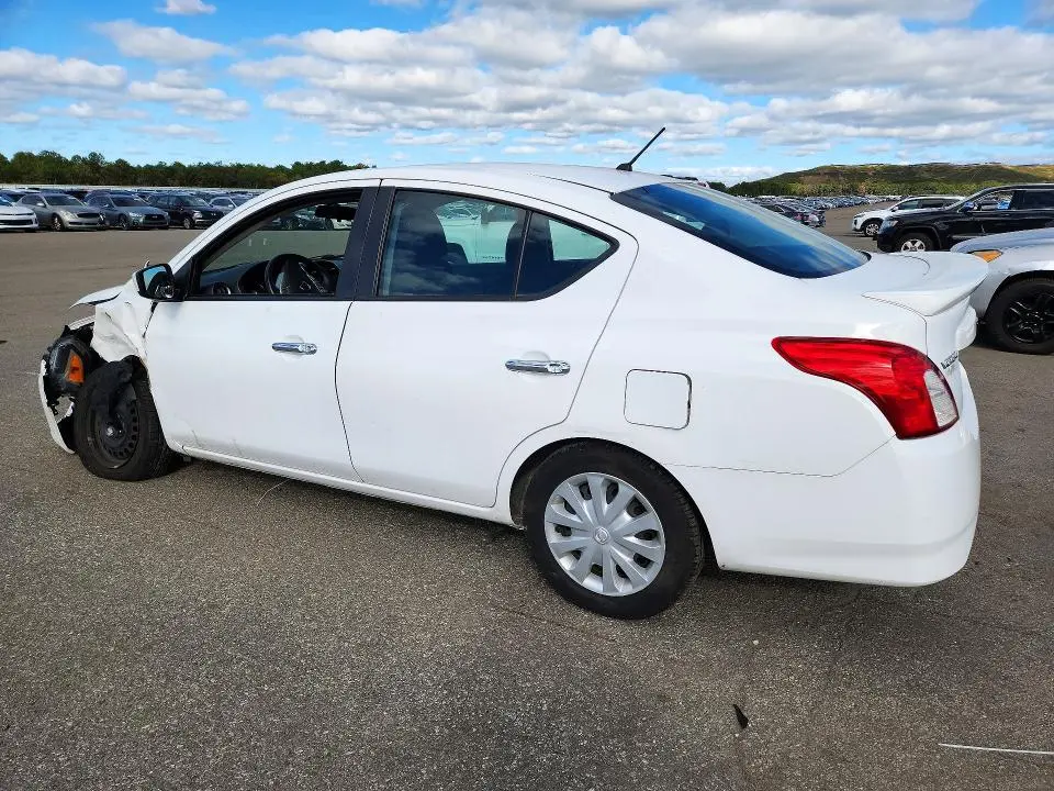 2019 NISSAN VERSA SV  