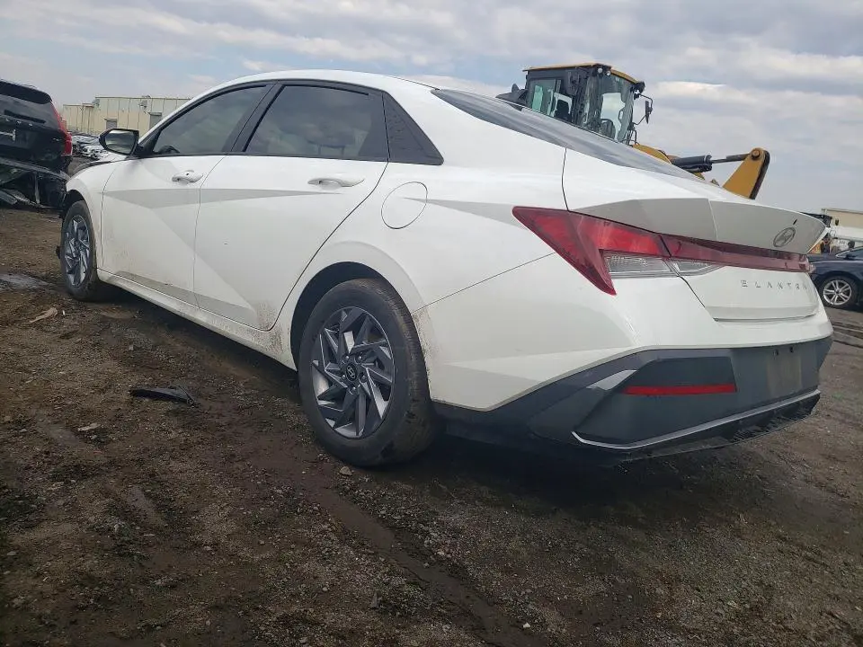 2024 HYUNDAI ELANTRA SEL  