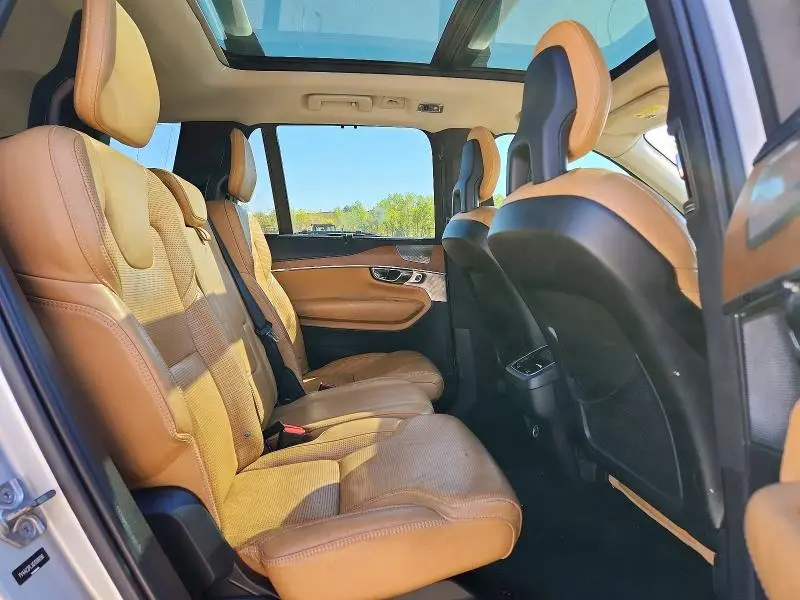 2016 VOLVO XC90 T6  
