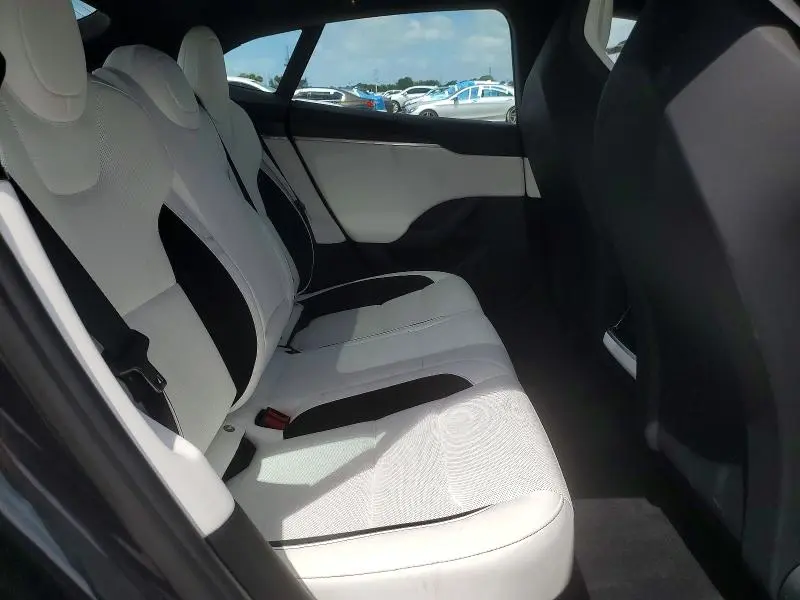 2024 TESLA MODEL S   