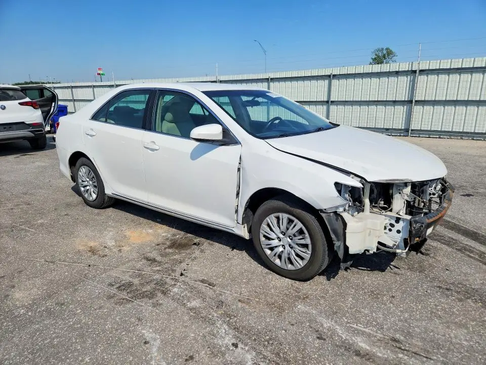 2014 TOYOTA CAMRY   
