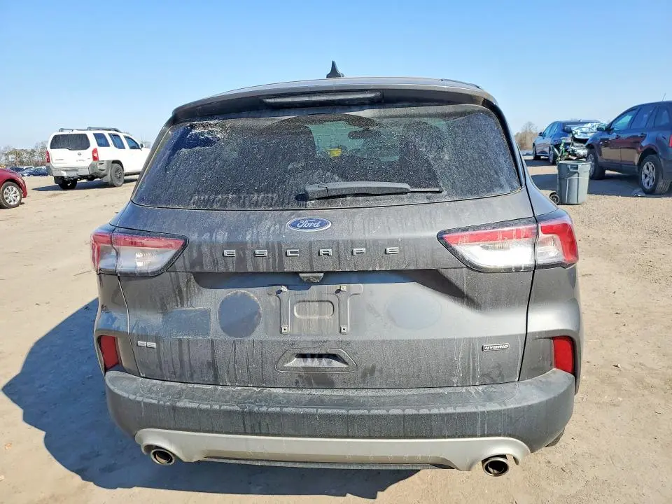 2021 FORD ESCAPE SE  