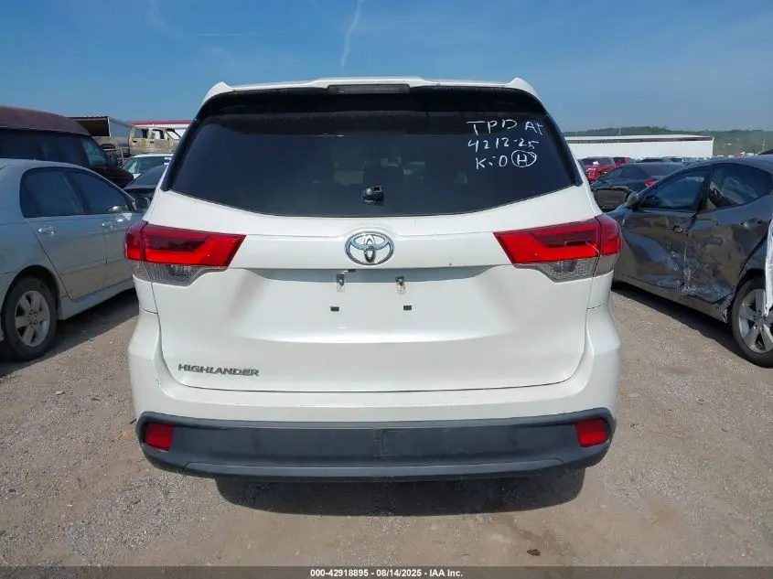 2019 TOYOTA HIGHLANDER LE