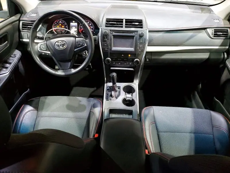 2017 TOYOTA CAMRY SE  