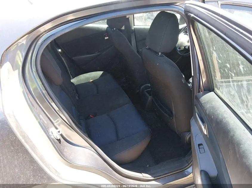2019 TOYOTA YARIS LE